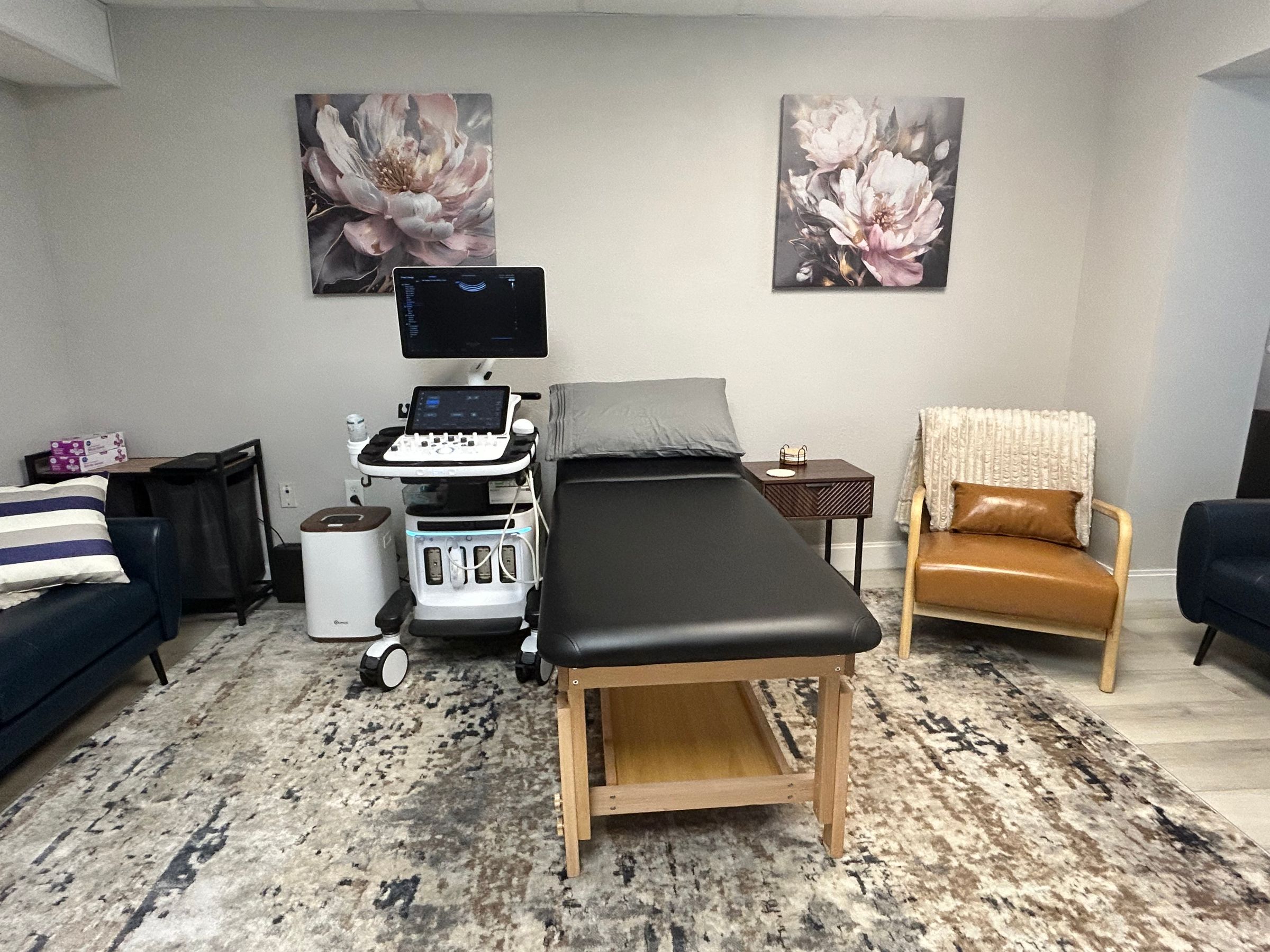 Warm and calming ultrasound exam room at Clearview Imaging in Winter Park, FL